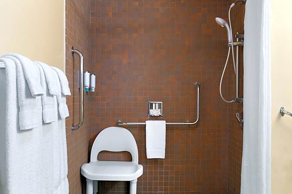 Travelodge by Wyndham Barrie