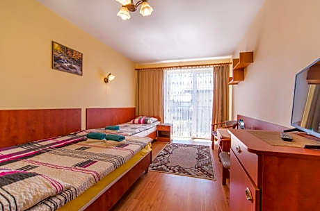 Triple Room with Private Bathroom