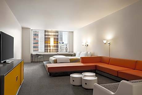 Delphi King Suite