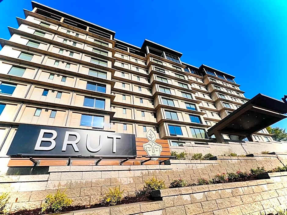 Brut Hotel