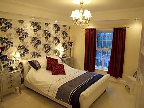 Double room-Luxury-Ensuite with Jet bath-Countryside view-Bridal Room