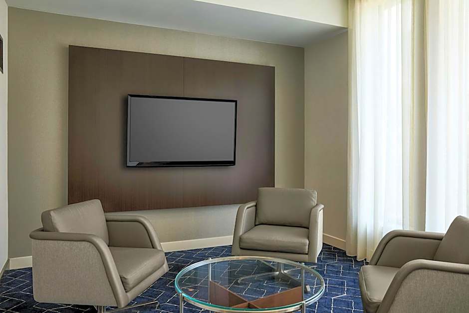 Courtyard by Marriott St. Louis Westport Plaza