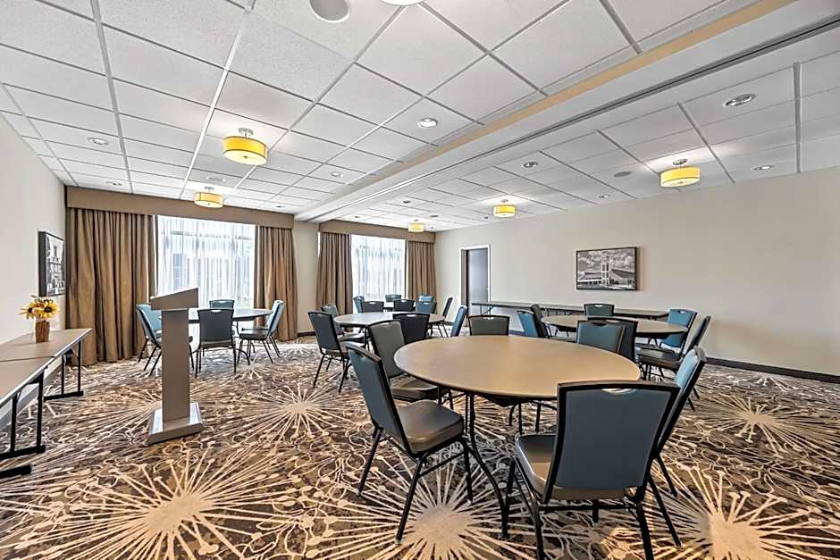 Best Western Plus Bolivar Hotel & Suites