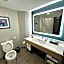 La Quinta Inn & Suites by Wyndham Dallas Arlington South