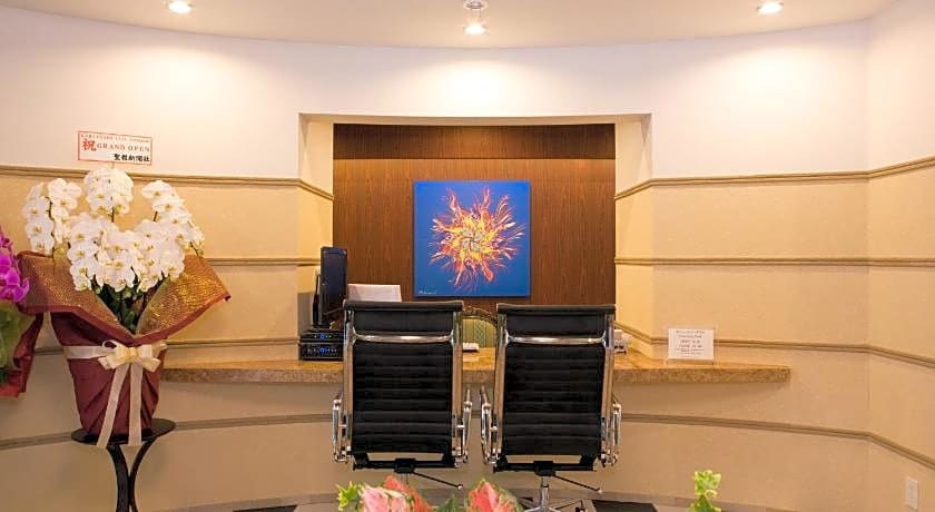 Okinawa Kariyushi Lch Izumizaki Kenchomae Hotel