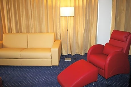 Junior Suite (1-2 Adults)