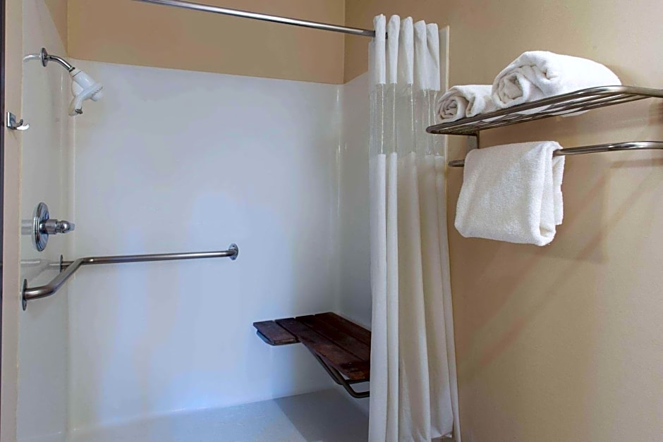 Ramada by Wyndham Glendale Heights/Lombard