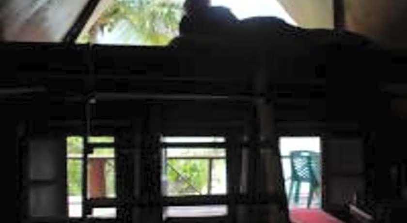 Laster Jony's Guest House