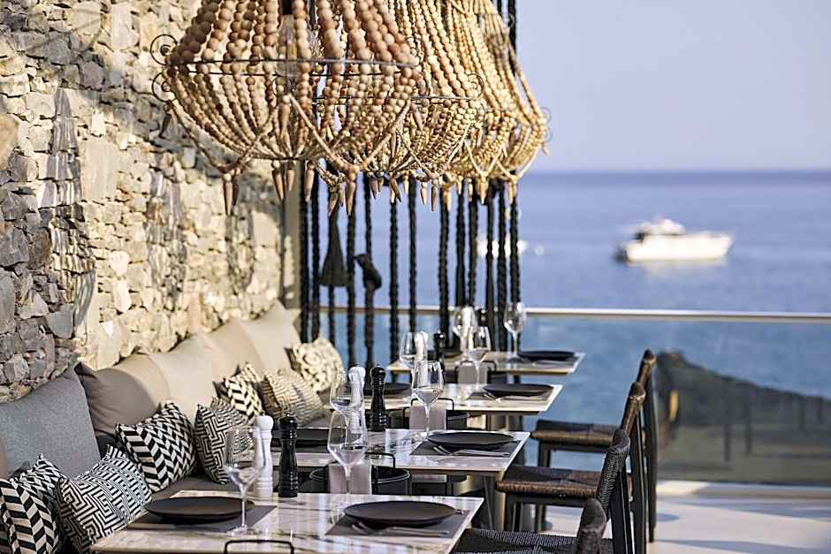 Artemis Deluxe Rooms