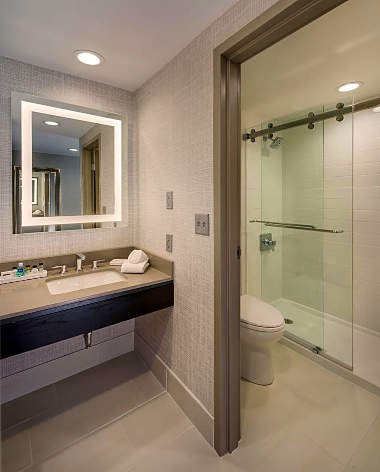 Crowne Plaza Providence-Warwick (Airport) by IHG