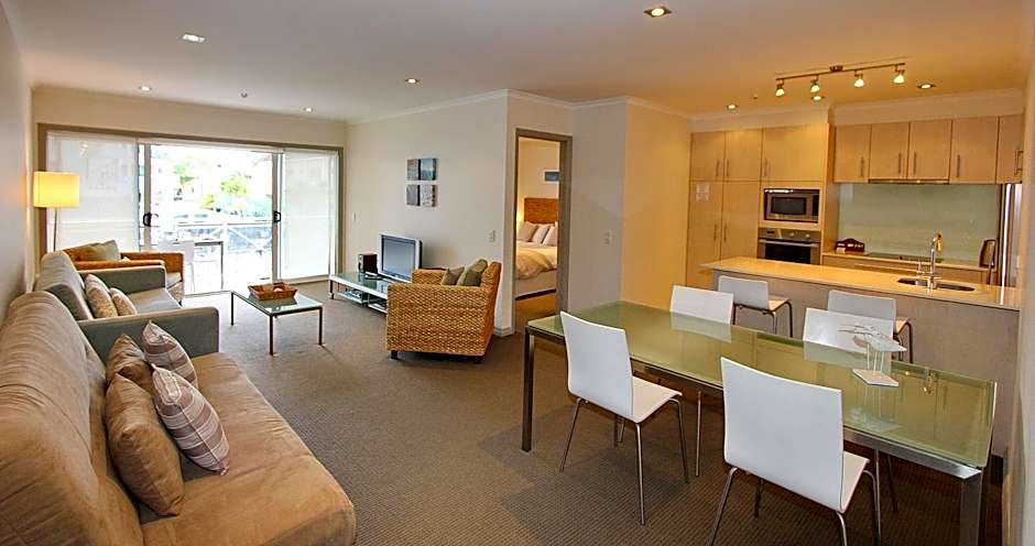 Crow's Nest Apartments