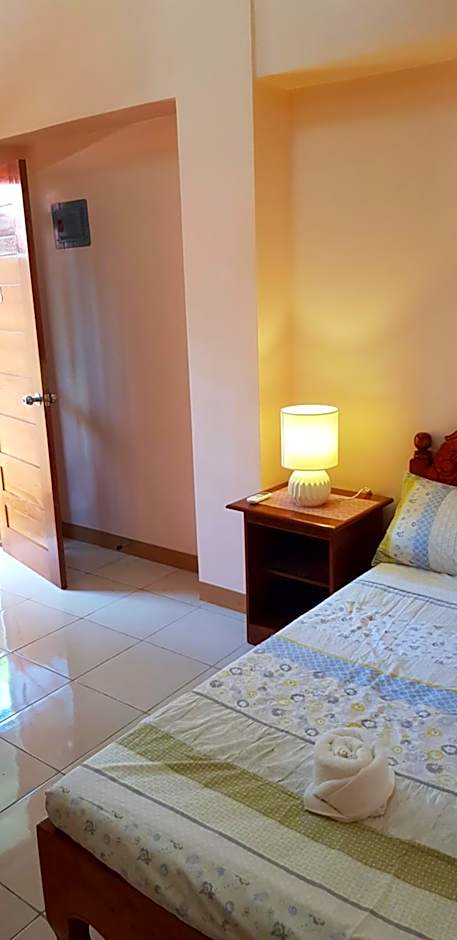 Queenslander Hotel and Restaurant