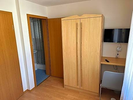 Triple Room with Shower
