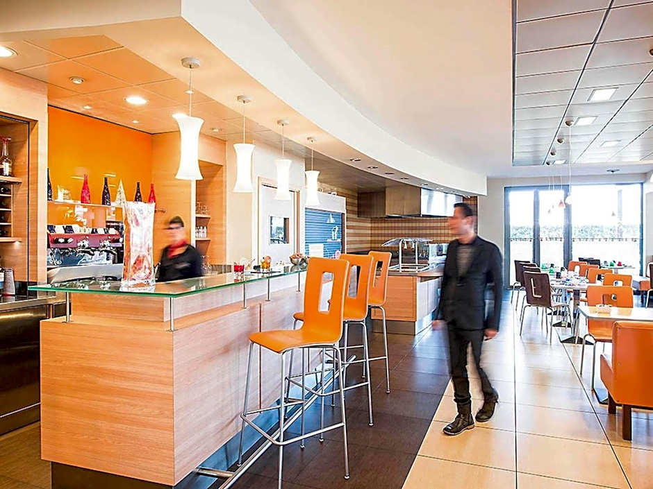 Ibis Como