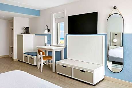 Corner King Room - Oceanfront