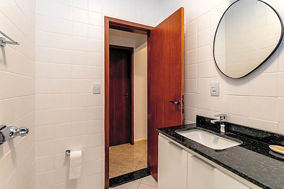 Copacabana Lux: Sophistication and Comfort for 5