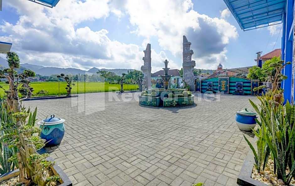 Hotel Miranda Bawean Mitra RedDoorz