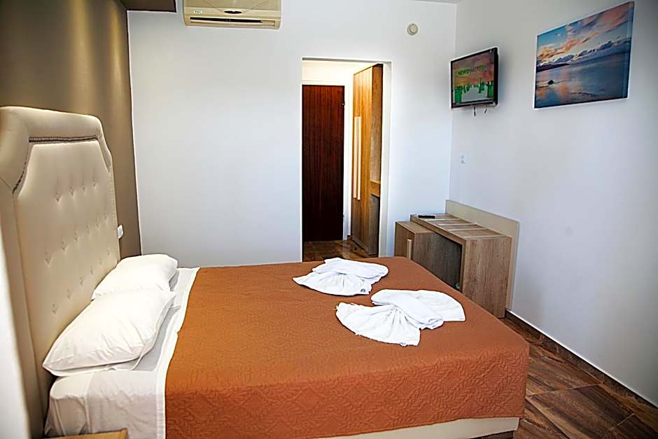 Zeus Hotel