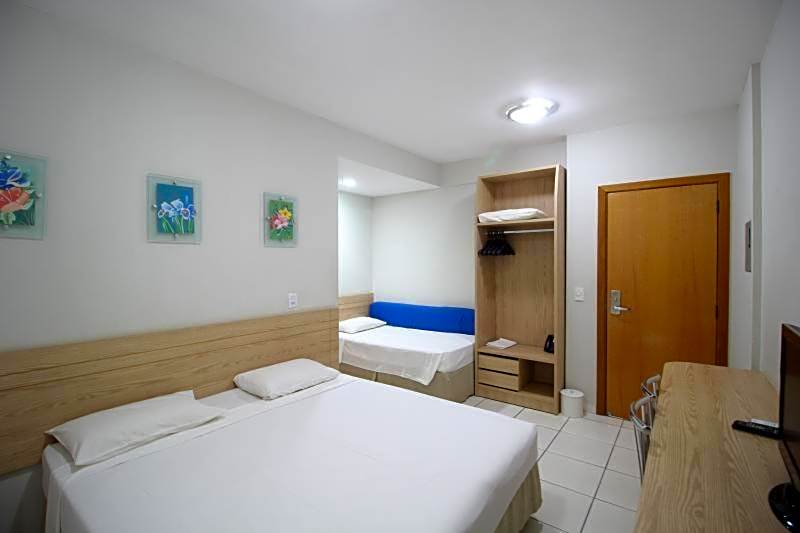 Hotel Golden Dolphin com café da manhã! Piscinas 24h