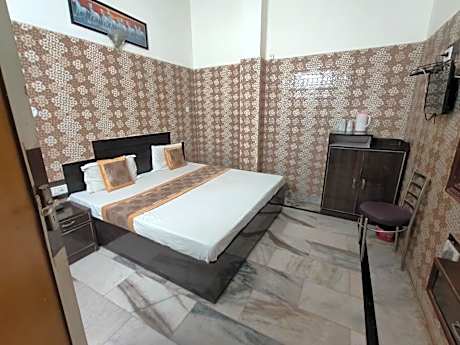 Standard King Room
