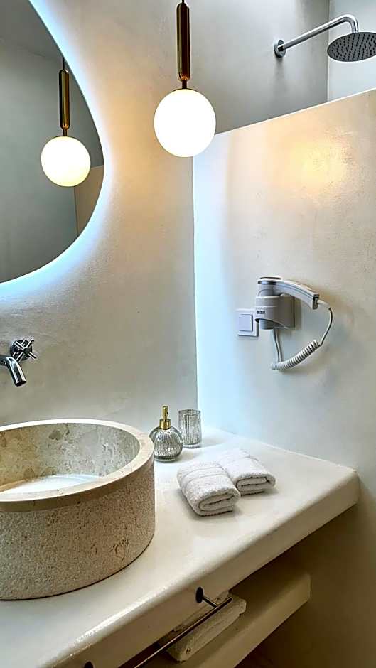 Myconian Theros Luxury Suites