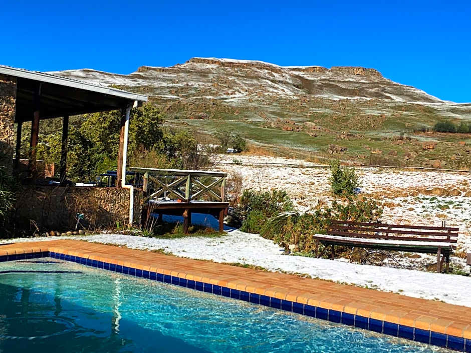 Sani Lodge & Cottages