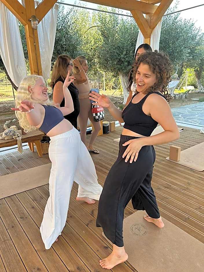 Evia Bay Suites and Retreats