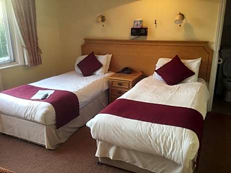 Twin room-Suite-Ensuite with Bath