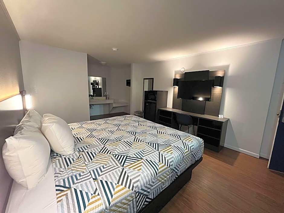 Motel 6 Junction, TX Llano River