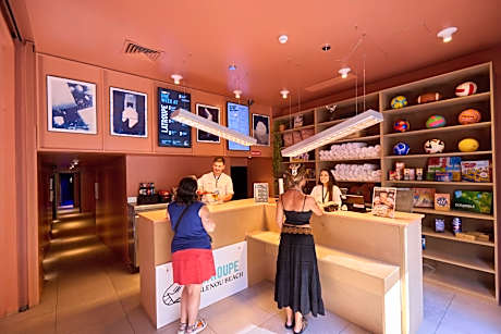 Latroupe Poblenou Beach