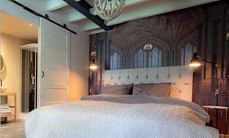 Queen Room with Garden View