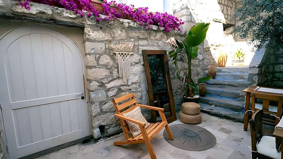 Banana Alaçatı Food & Stay - Adults Only