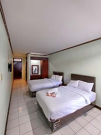 Deluxe Twin Room with Lake View