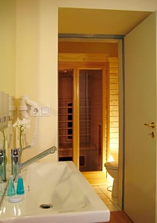 Double Room with Spa Bath