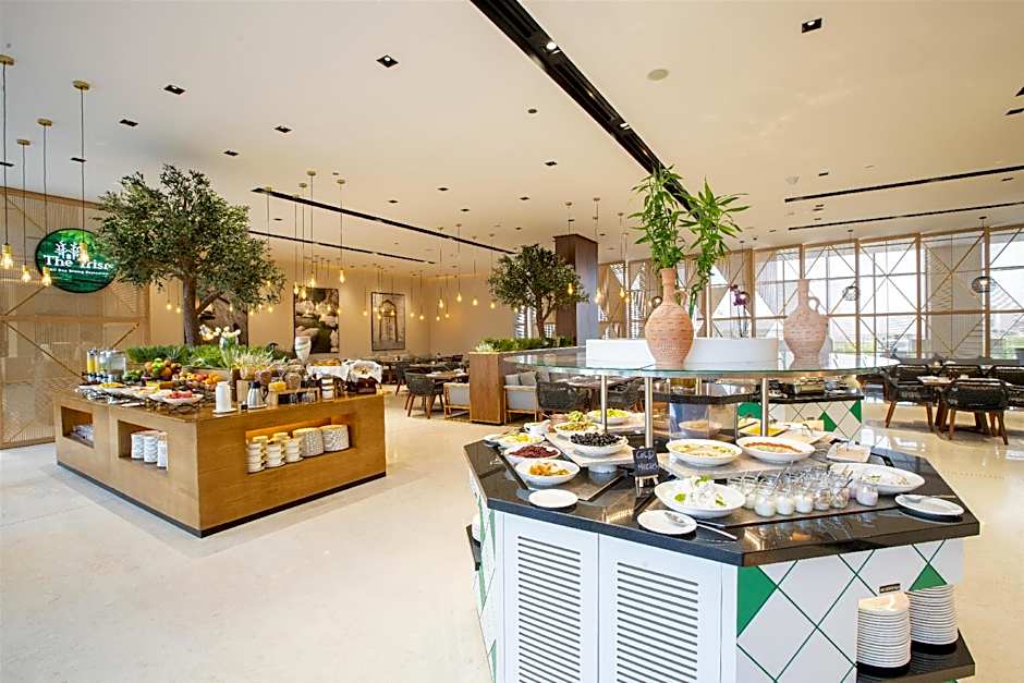 Maani Muscat Hotel and Apartments