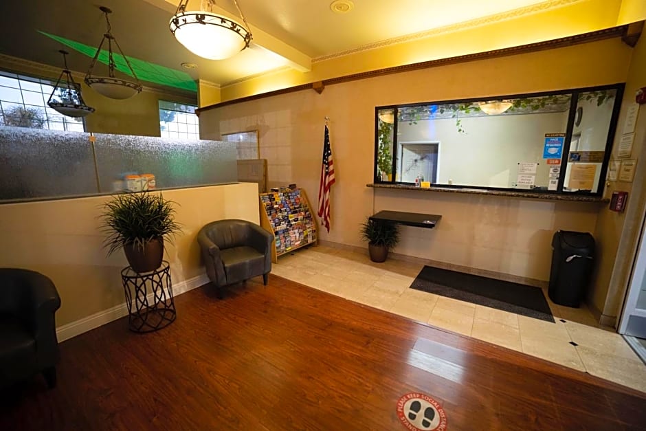 Mid City Inn & Suites Pico Rivera