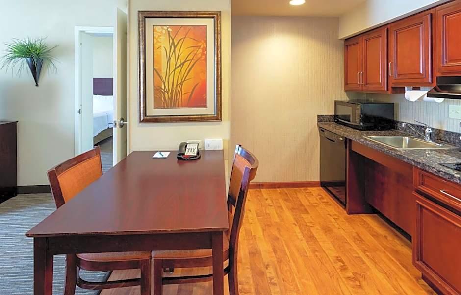 Homewood Suites by Hilton Minneapolis-StLouis Park at West