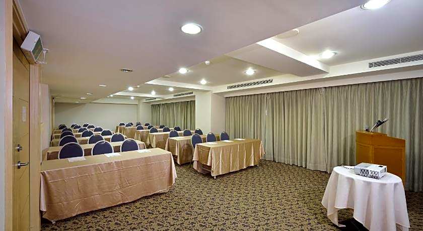 Hotel Regalees