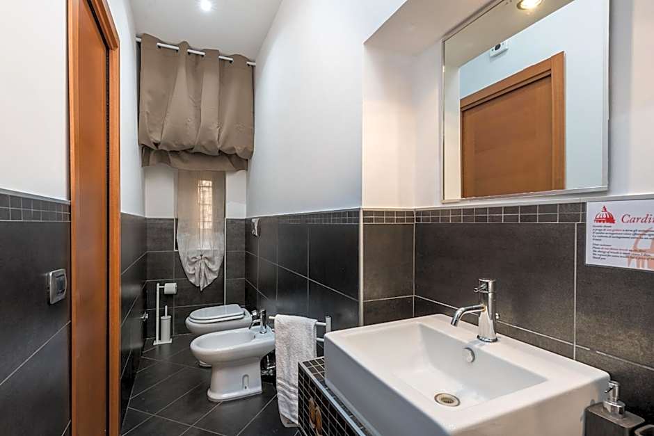 Cardinal Vatican Inn