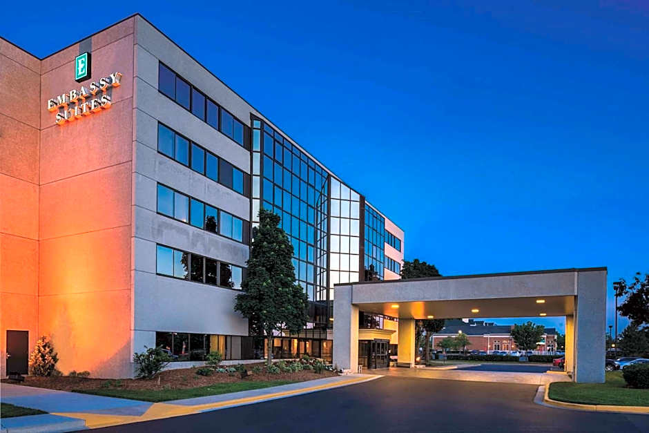 Embassy Suites by Hilton Milwaukee Brookfield