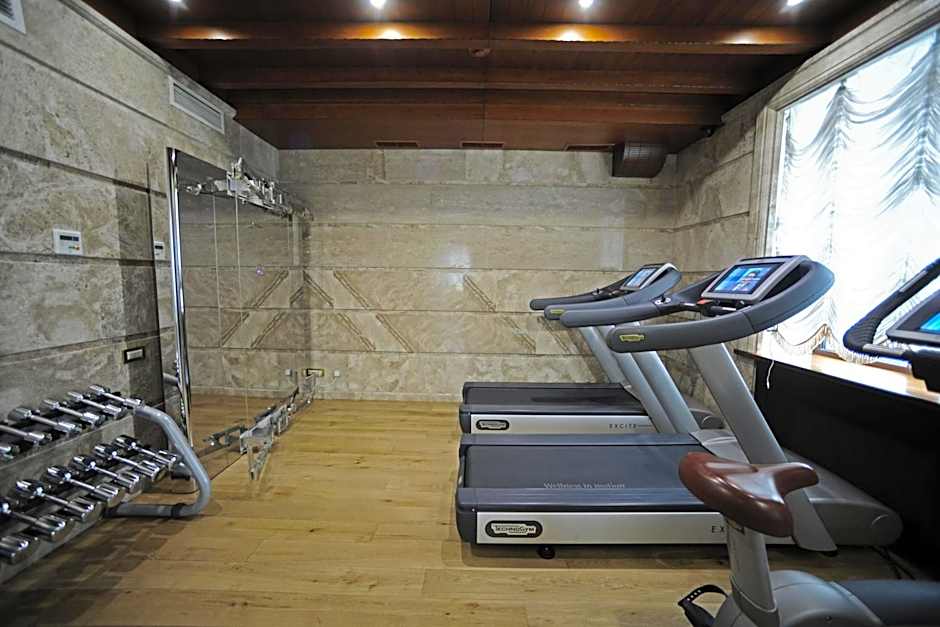 Nobil Luxury Boutique Hotel