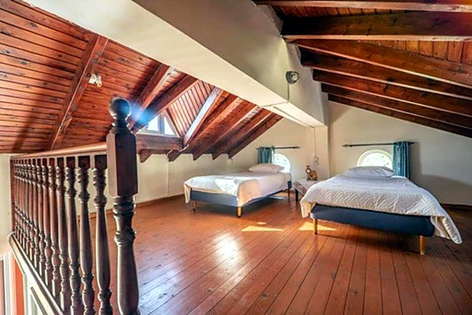 House just on the beach -included 2 canoe and 2 bicycles