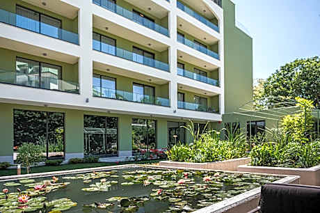 Romance Hotel and Family Suites