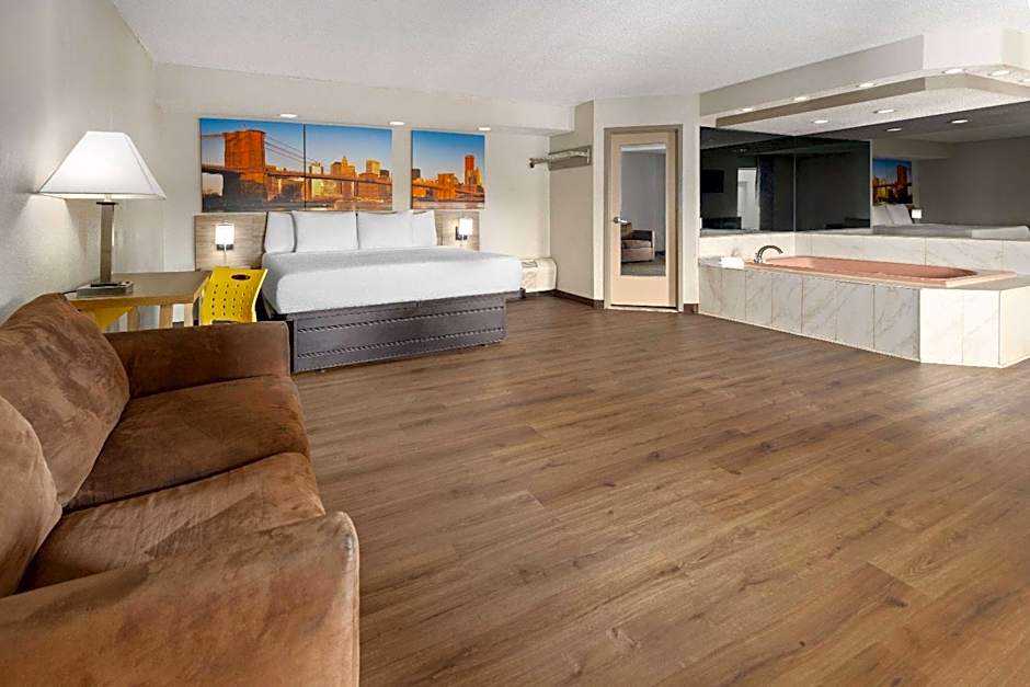 Days Inn & Suites by Wyndham Albany