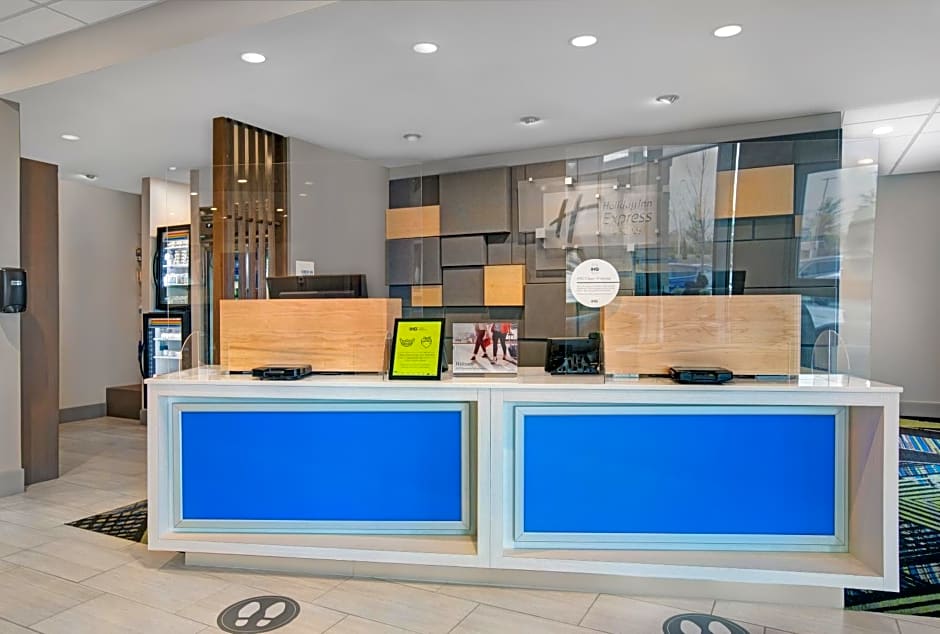 Holiday Inn Express And Suites Milwaukee - Brookfield By IHG