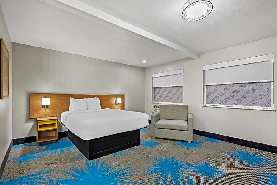 Photo 1 sur 6 de 1 Queen Bed, Accessible