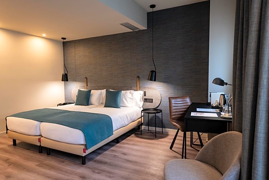 Atenea Rekord Suites