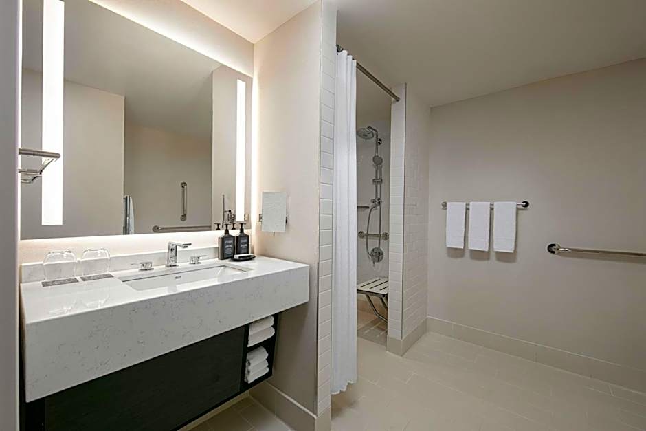 Sheraton Laguardia East Hotel