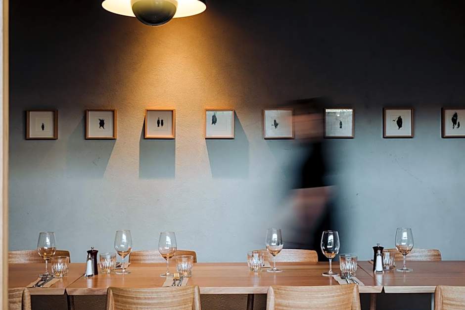 Shipwrights Arms Hotel