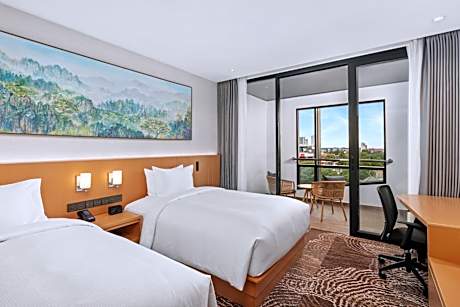 Twin Guest Room with Balcony